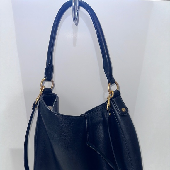 Tory Burch Black Leather Hobo Handbag – Elegant & Versatile - Picture 5 of 5